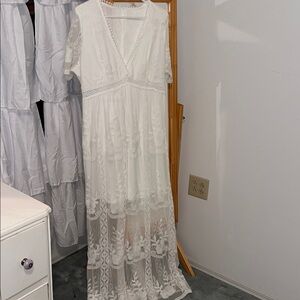 Elegant White Lace Maxi Dress